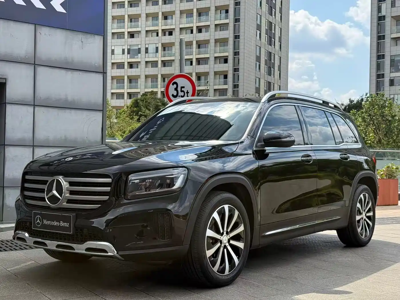 Mercedes-Benz GLB 2025
