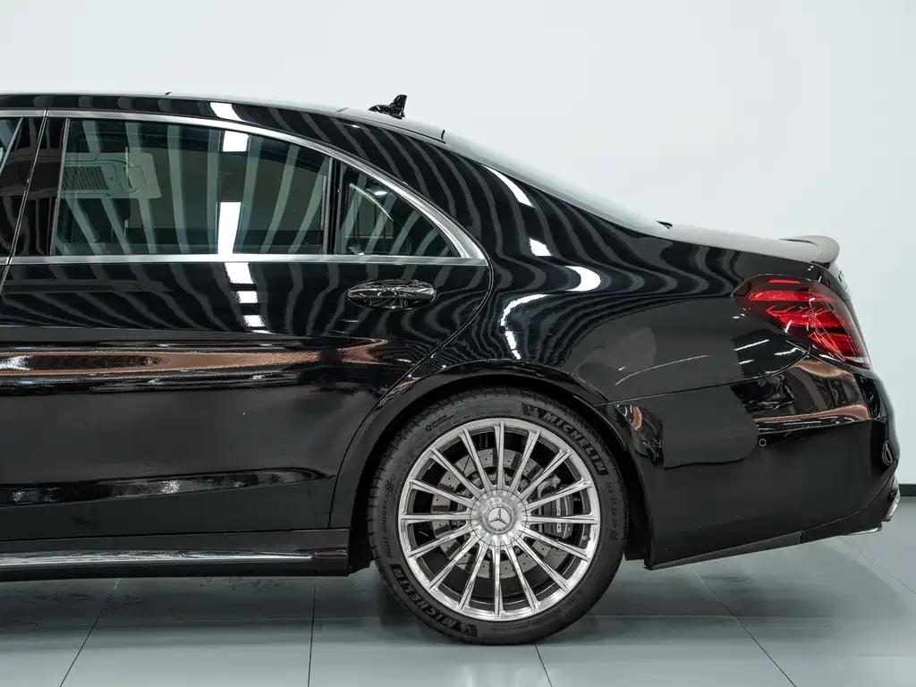 Mercedes-Benz S-Класс 2020
