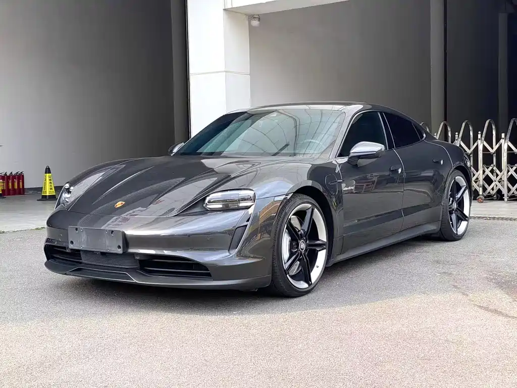 Porsche Taycan 2022