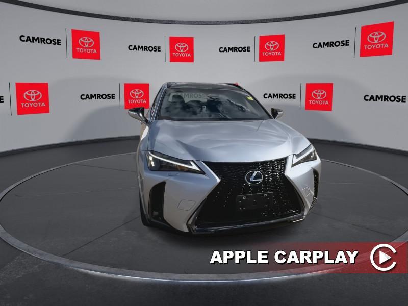 Lexus UX 2025