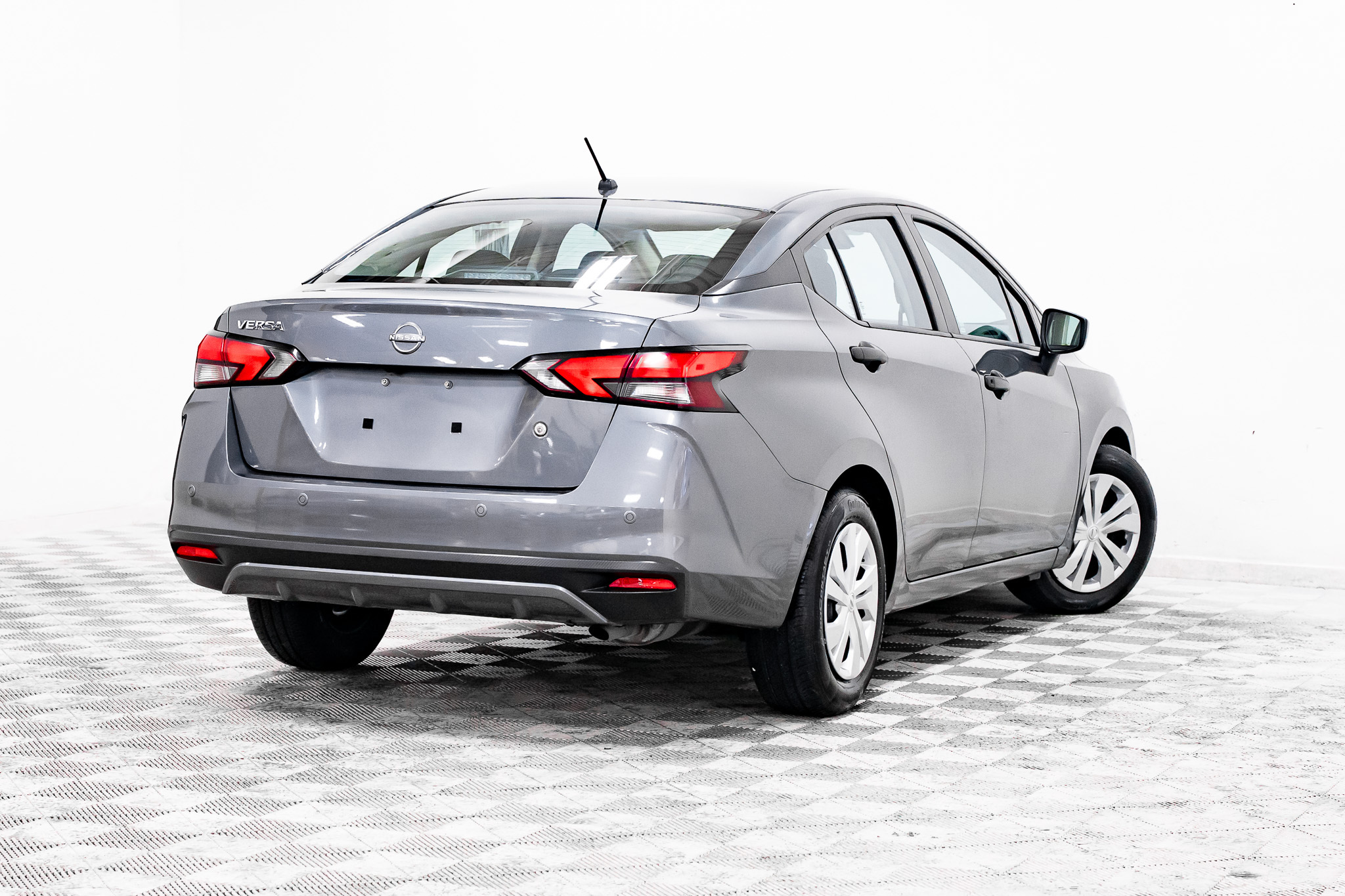 Nissan Versa 2023
