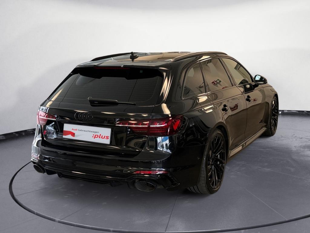 Audi RS4 2022
