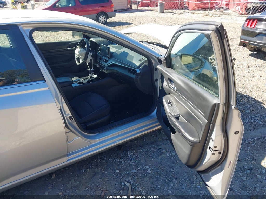 Nissan Altima 2024
