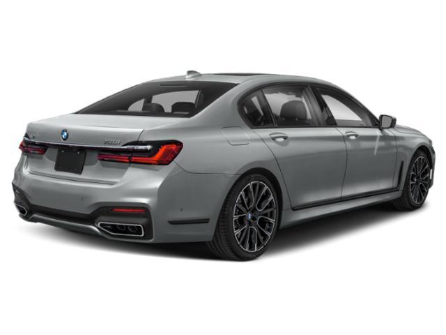 BMW 750 2022