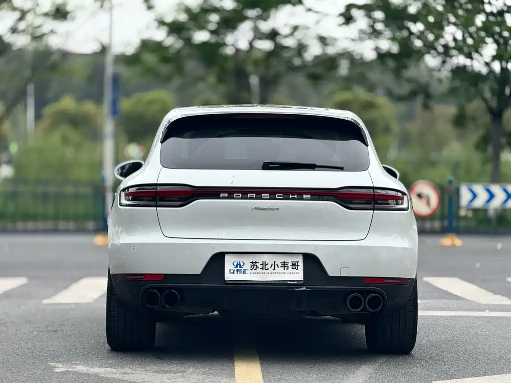 Porsche Macan 2021