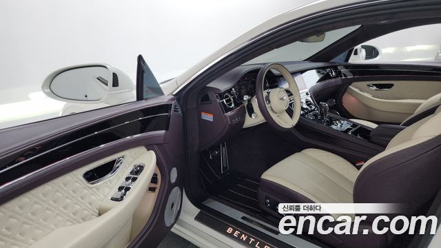 Bentley Continental 2021