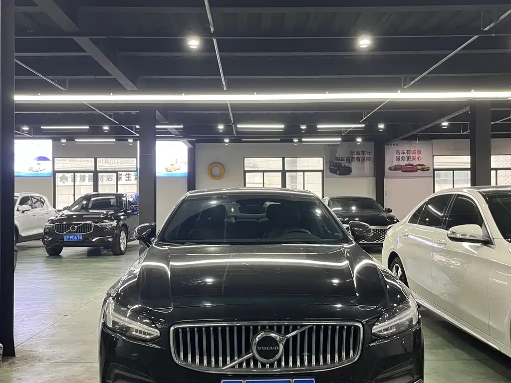 Volvo S90 2023