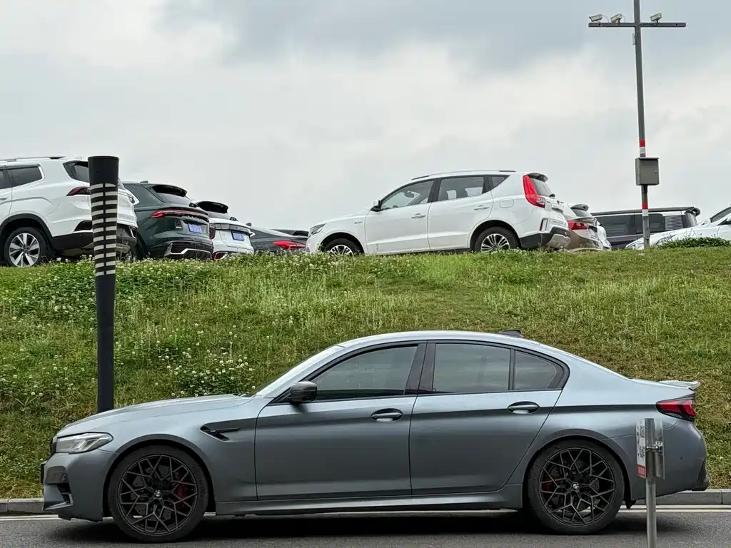 BMW M5 2021
