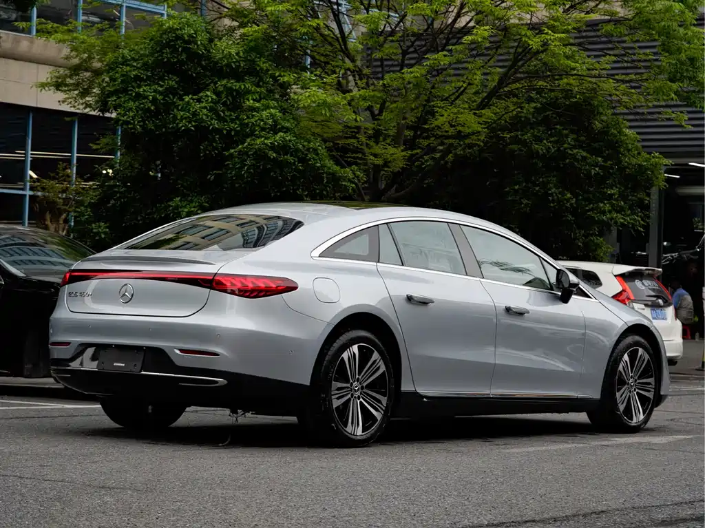 Mercedes-Benz EQS 2024