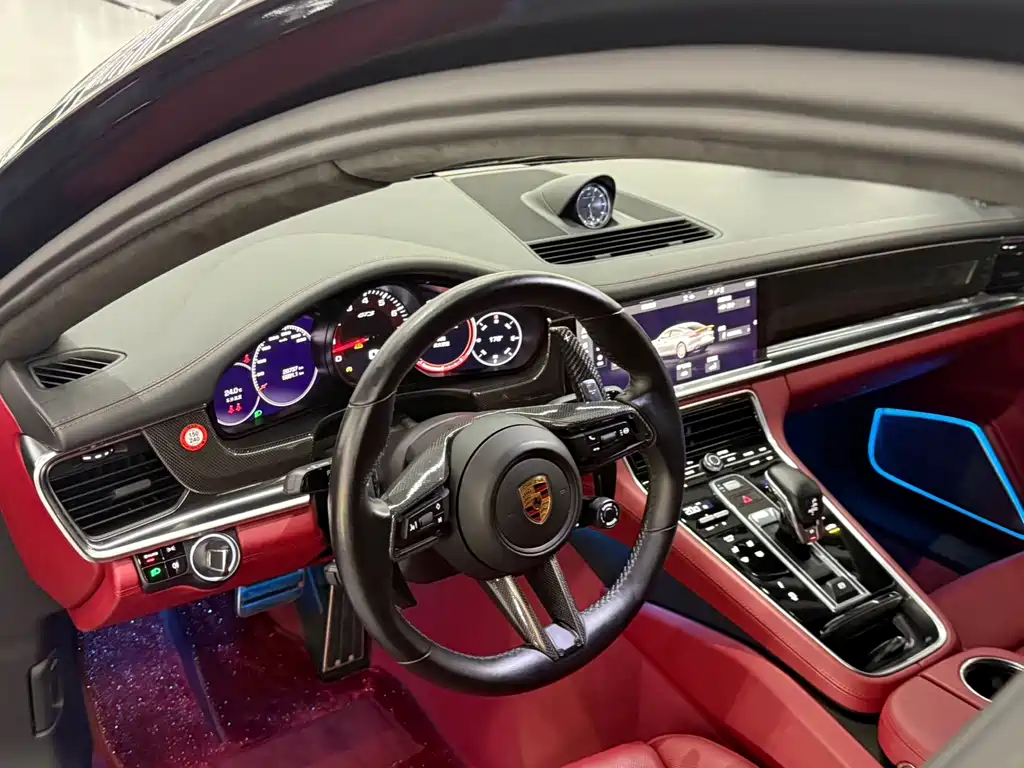 Porsche Panamera 2023