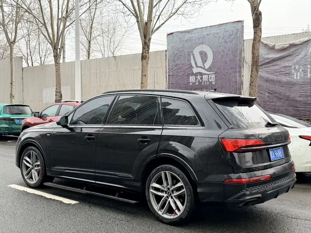 Audi Q7 2025