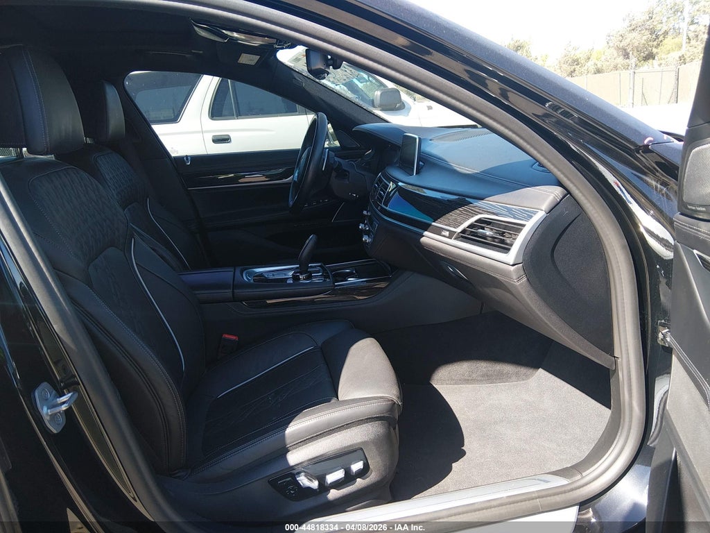 BMW 740 2022