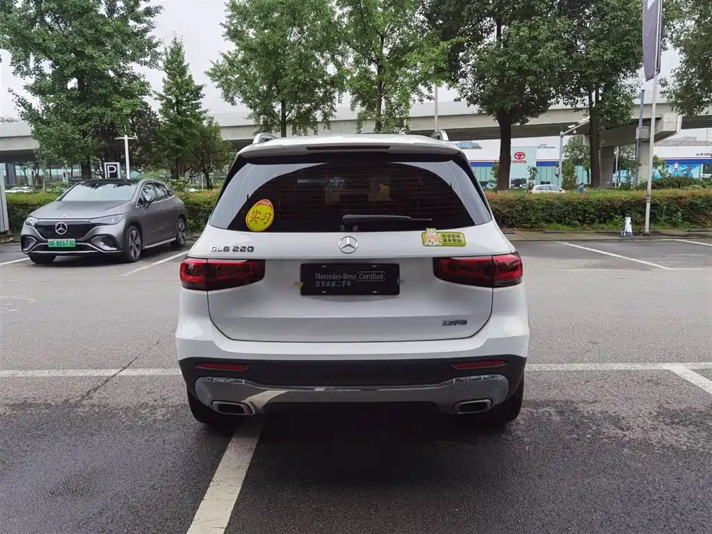 Mercedes-Benz GLB 2023