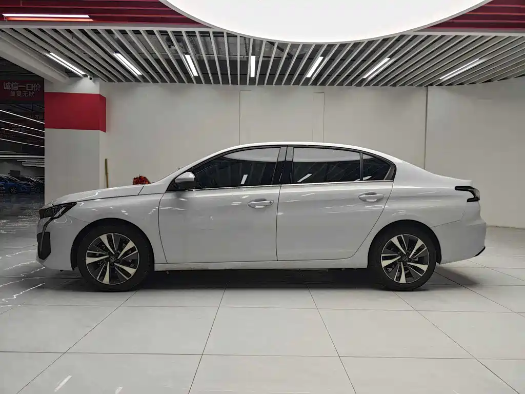 Peugeot 408 2025