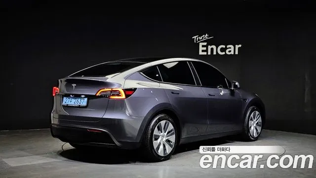 Tesla Model Y 2023