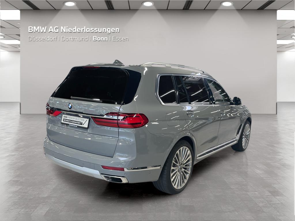BMW X7 2021