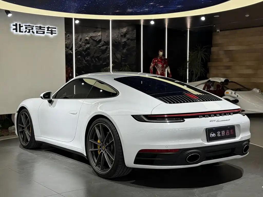 Porsche 911 2023