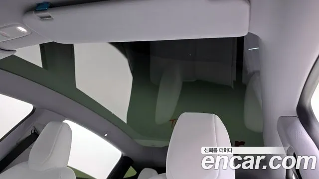 Tesla Model Y 2025