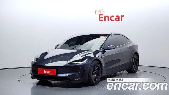 Tesla Model 3 2024