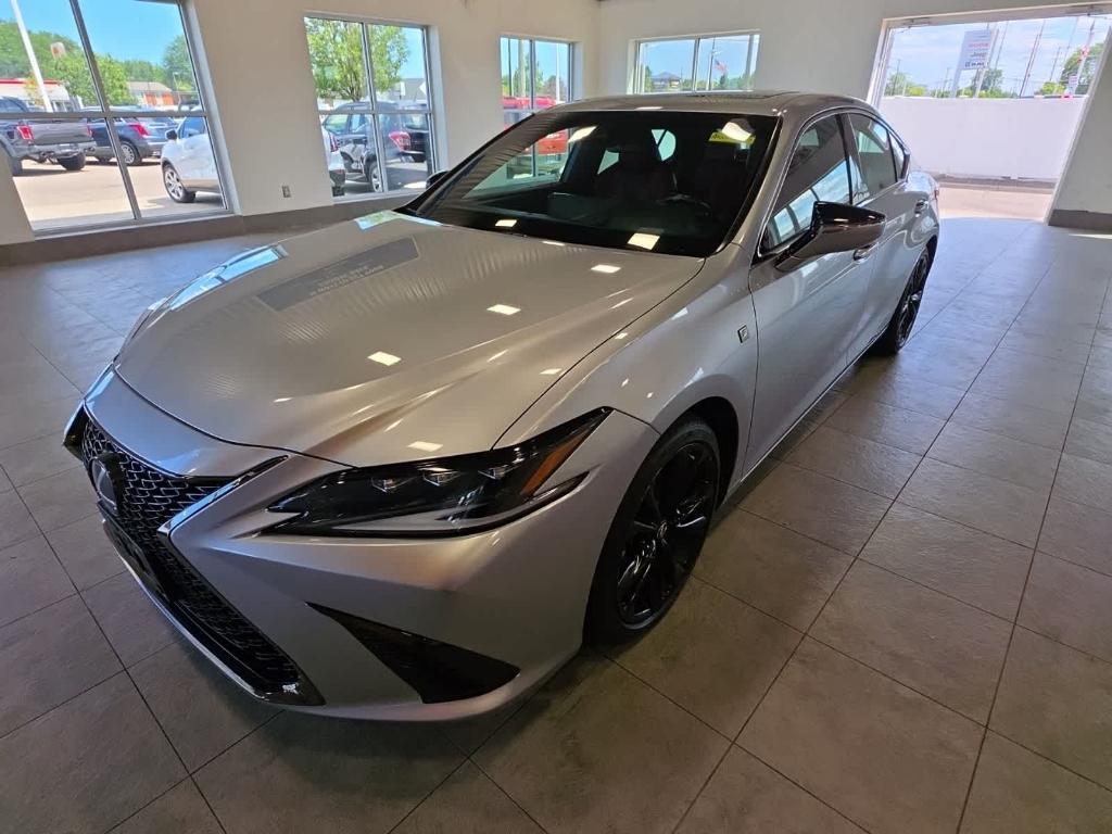 Lexus ES 2022