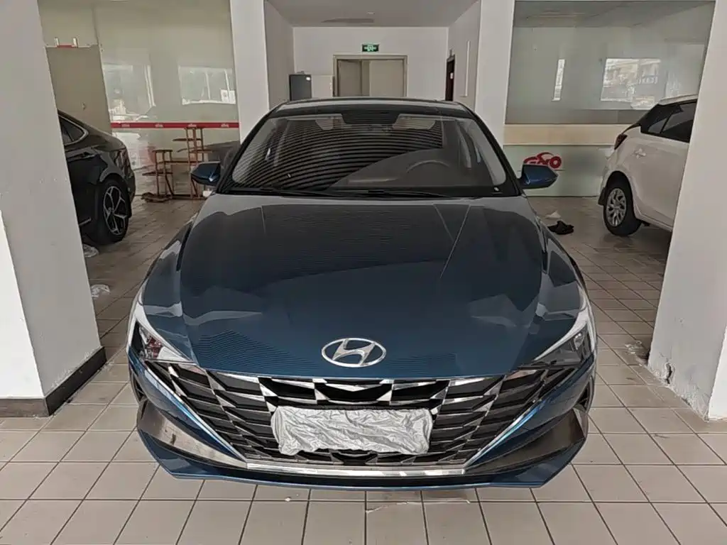 Hyundai Elantra 2022