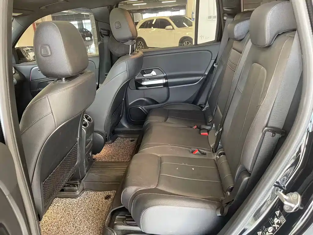 Mercedes-Benz GLB 2023