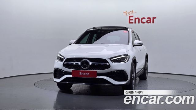 Mercedes-Benz GLA 2023