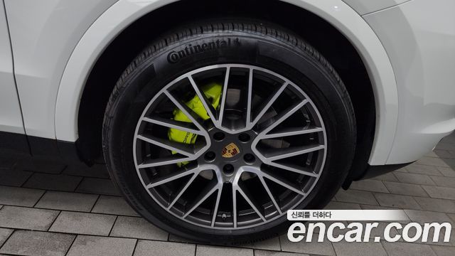Porsche Cayenne 2021