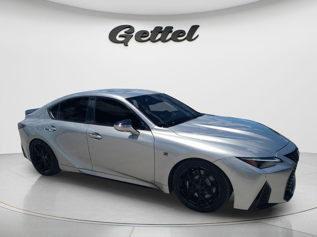 Lexus IS 2023
