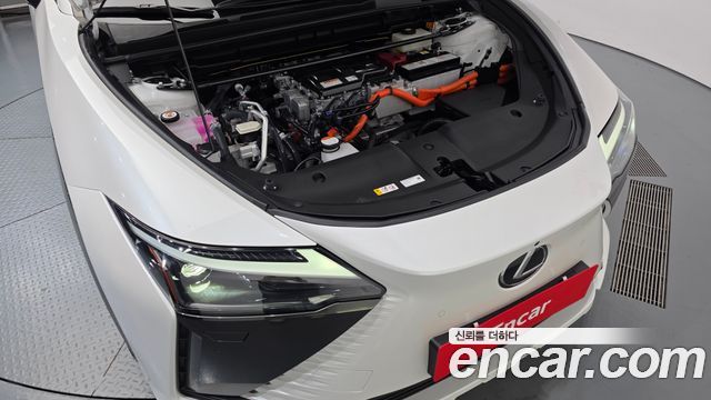 Lexus RZ 2023