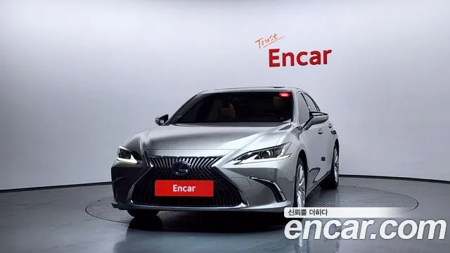 Lexus ES 2021