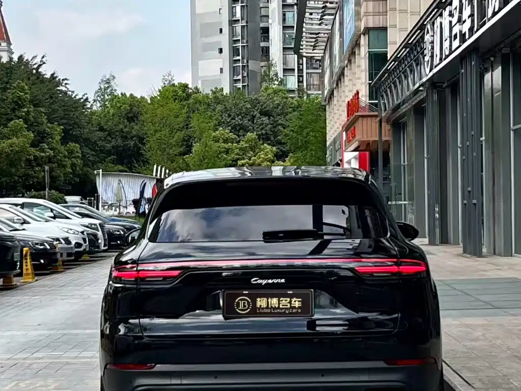 Porsche Cayenne 2023
