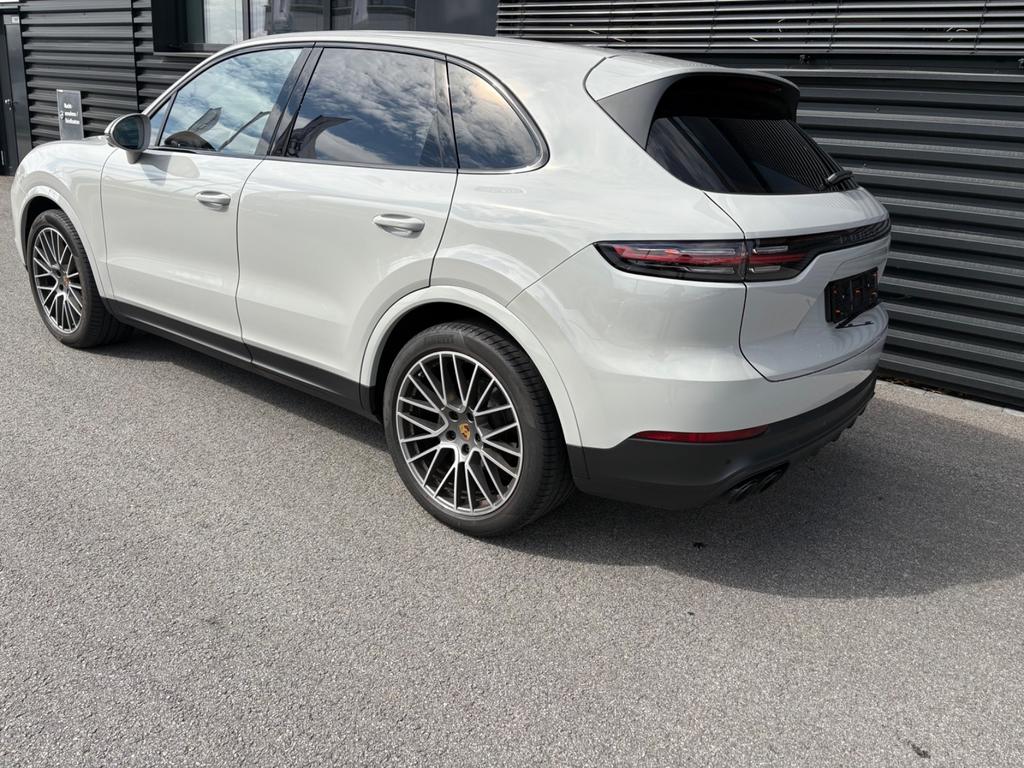Porsche Cayenne 2022