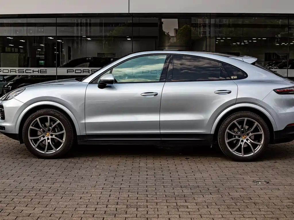 Porsche Cayenne 2022