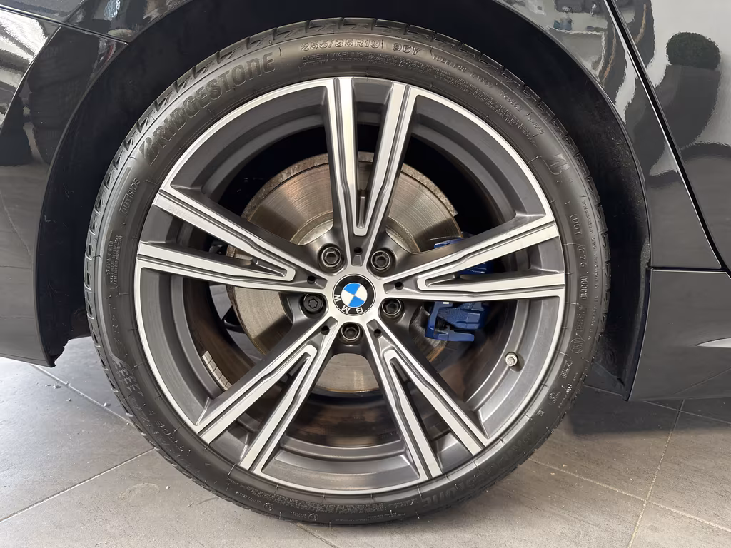 BMW 330 2022