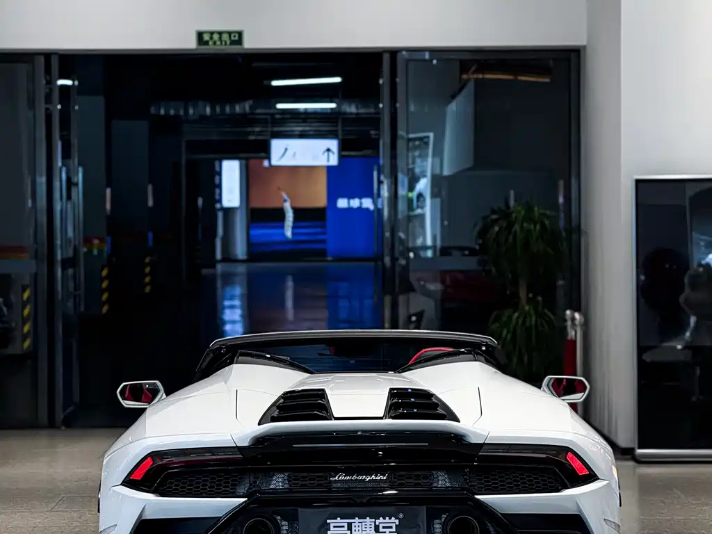 Lamborghini Huracán 2023