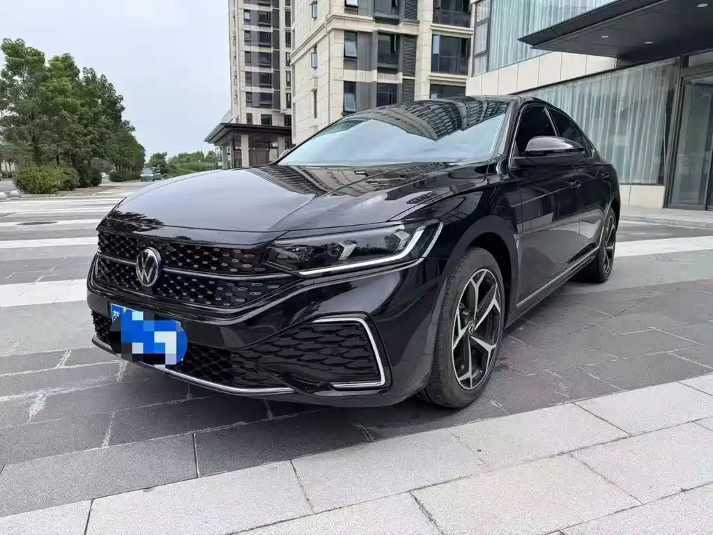 Volkswagen Passat 2025