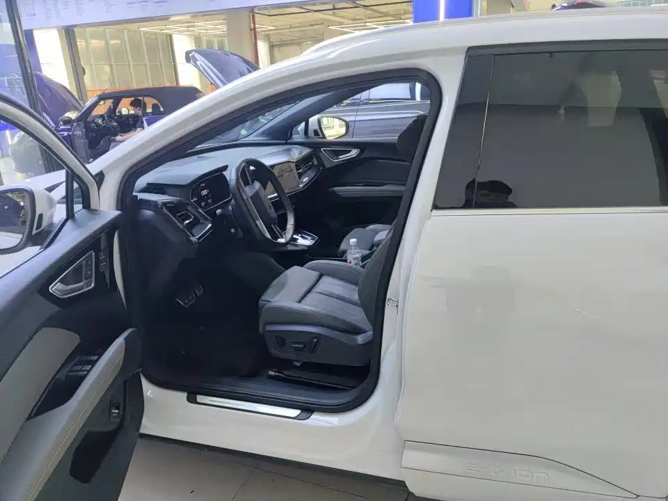 Audi Q4 e-tron 2023