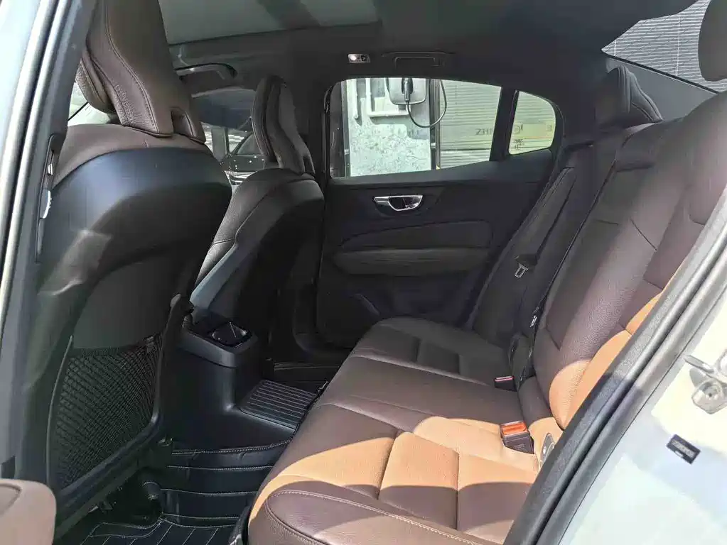 Volvo S60 2022