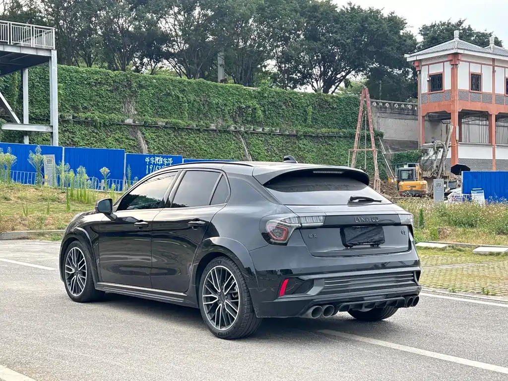 Lynk & Co 02 2022