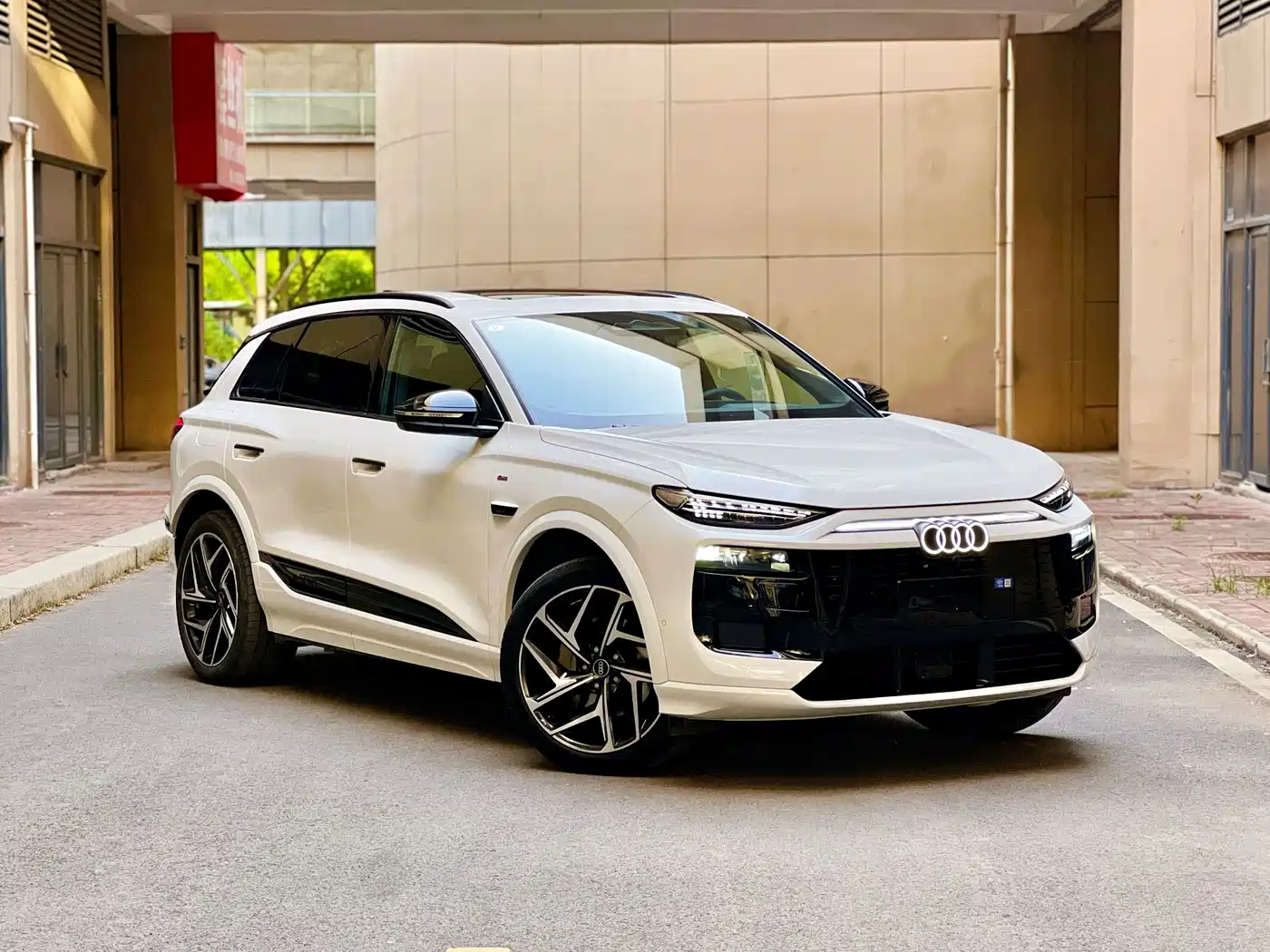 Audi e-tron 2025