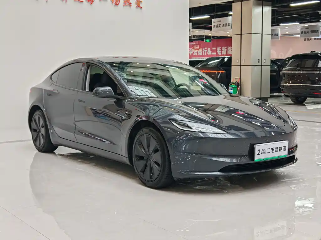 Tesla Model 3 2024