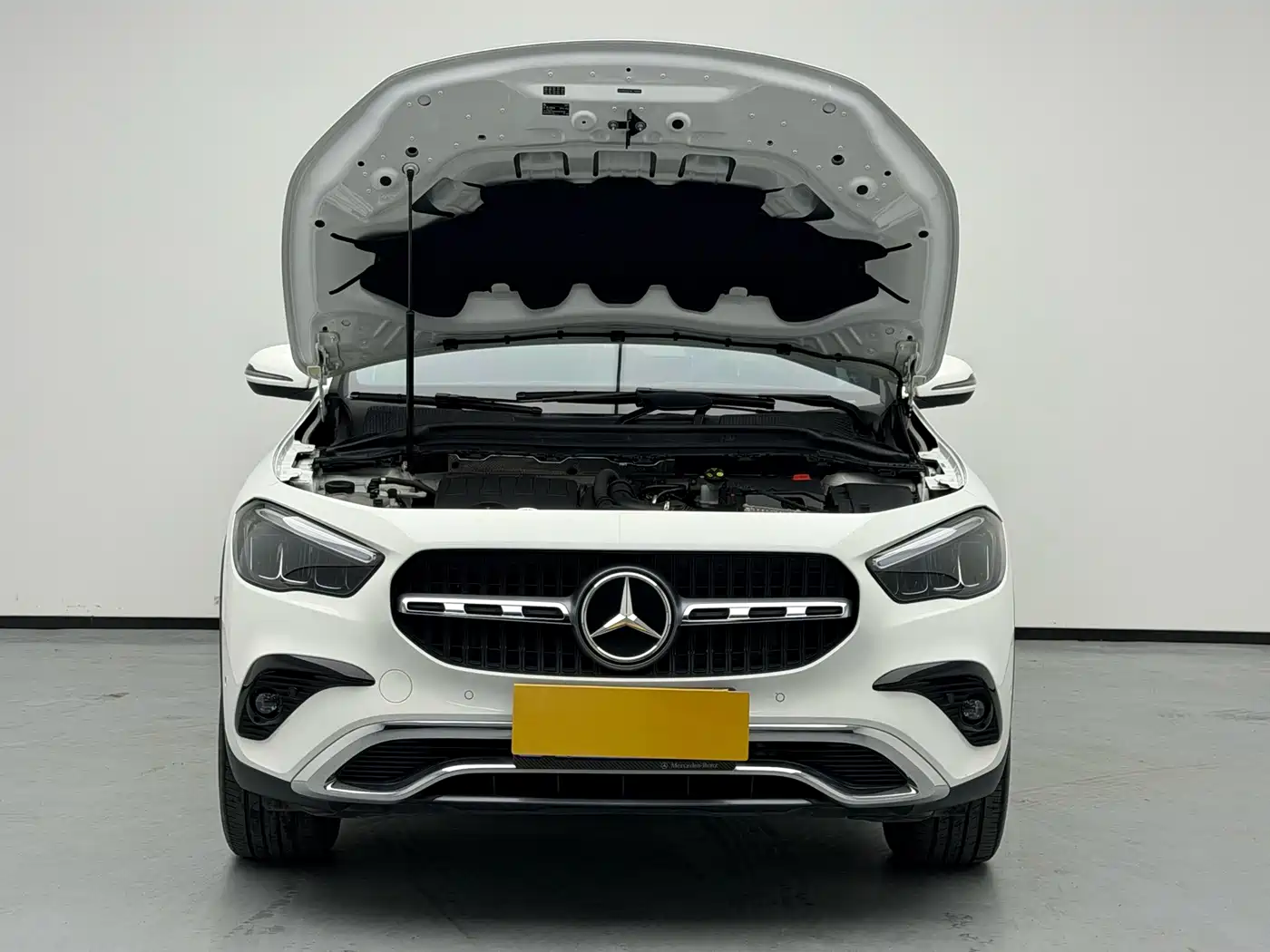 Mercedes-Benz GLA 2024