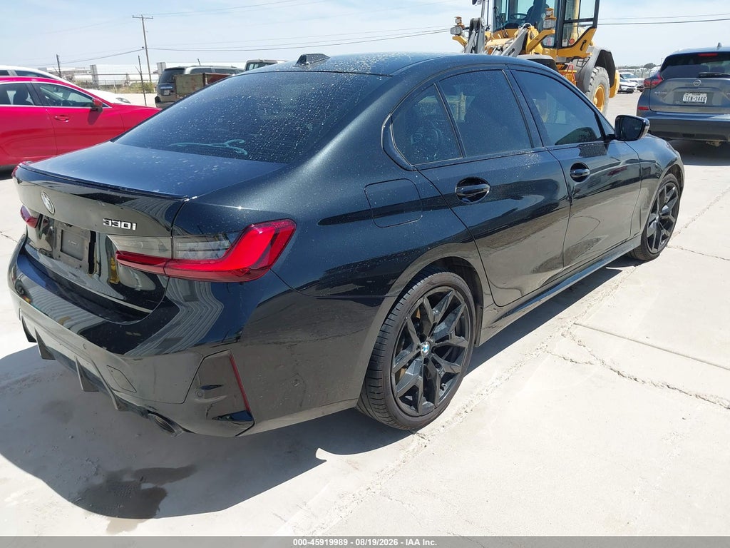 BMW 330 2025