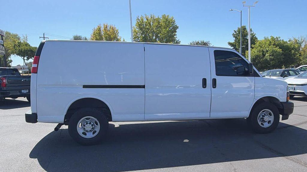Chevrolet Express 2023