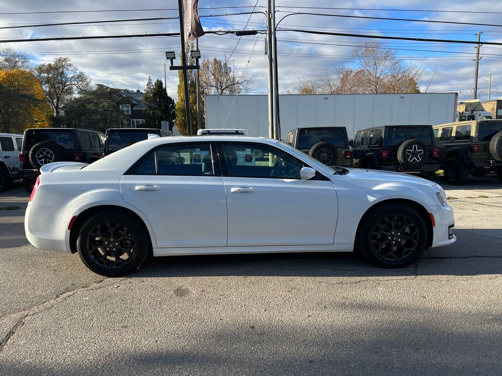Chrysler 300 2023