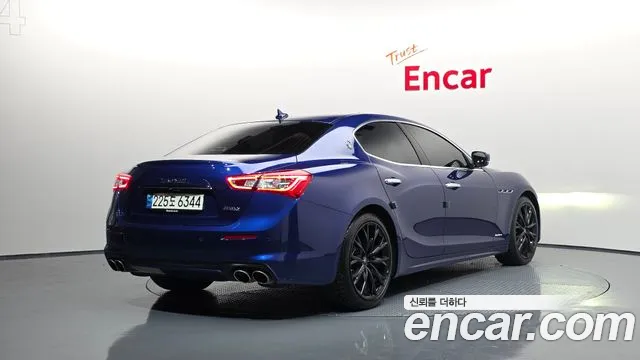 Maserati Ghibli 2021