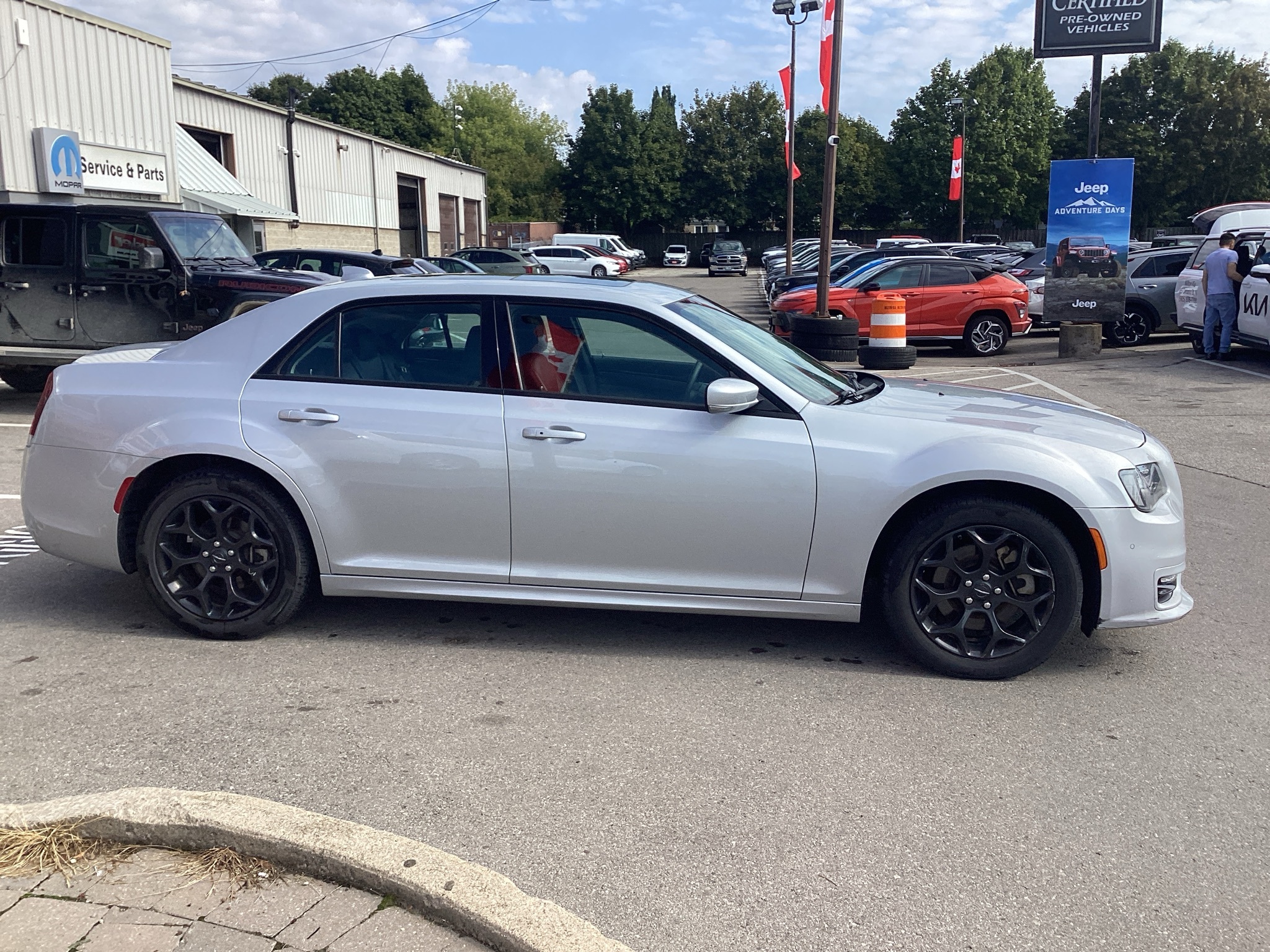 Chrysler 300 2023