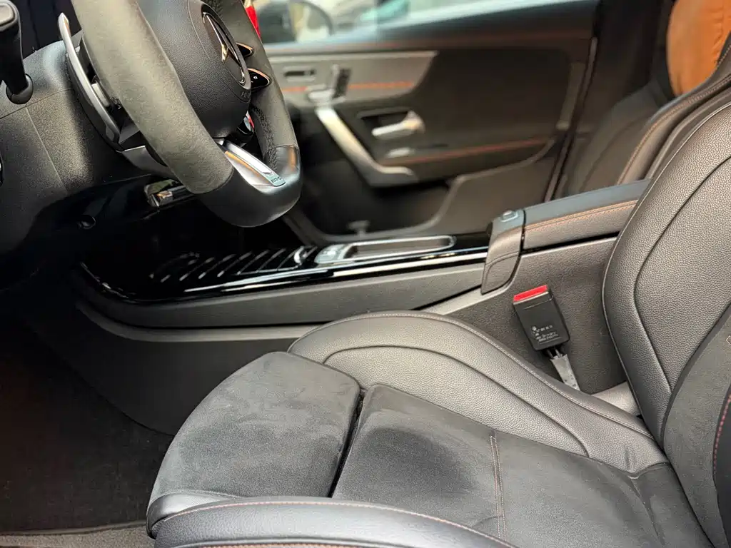 Mercedes-Benz CLA AMG 2024