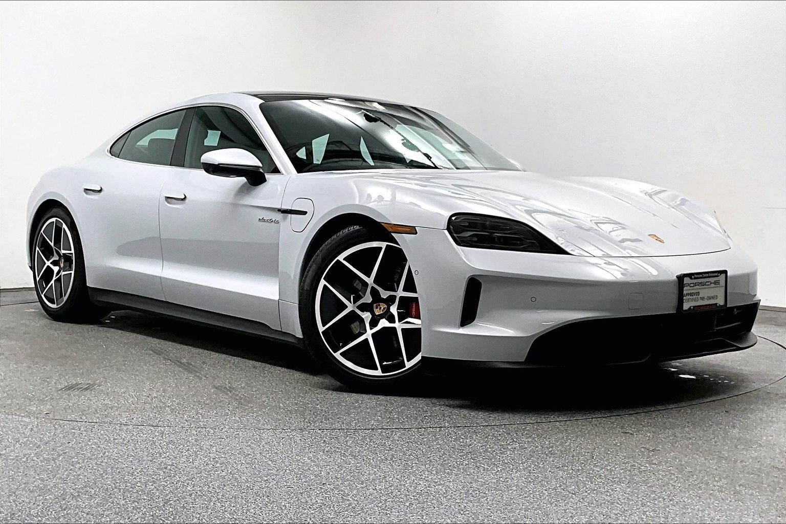 Porsche Taycan 2025